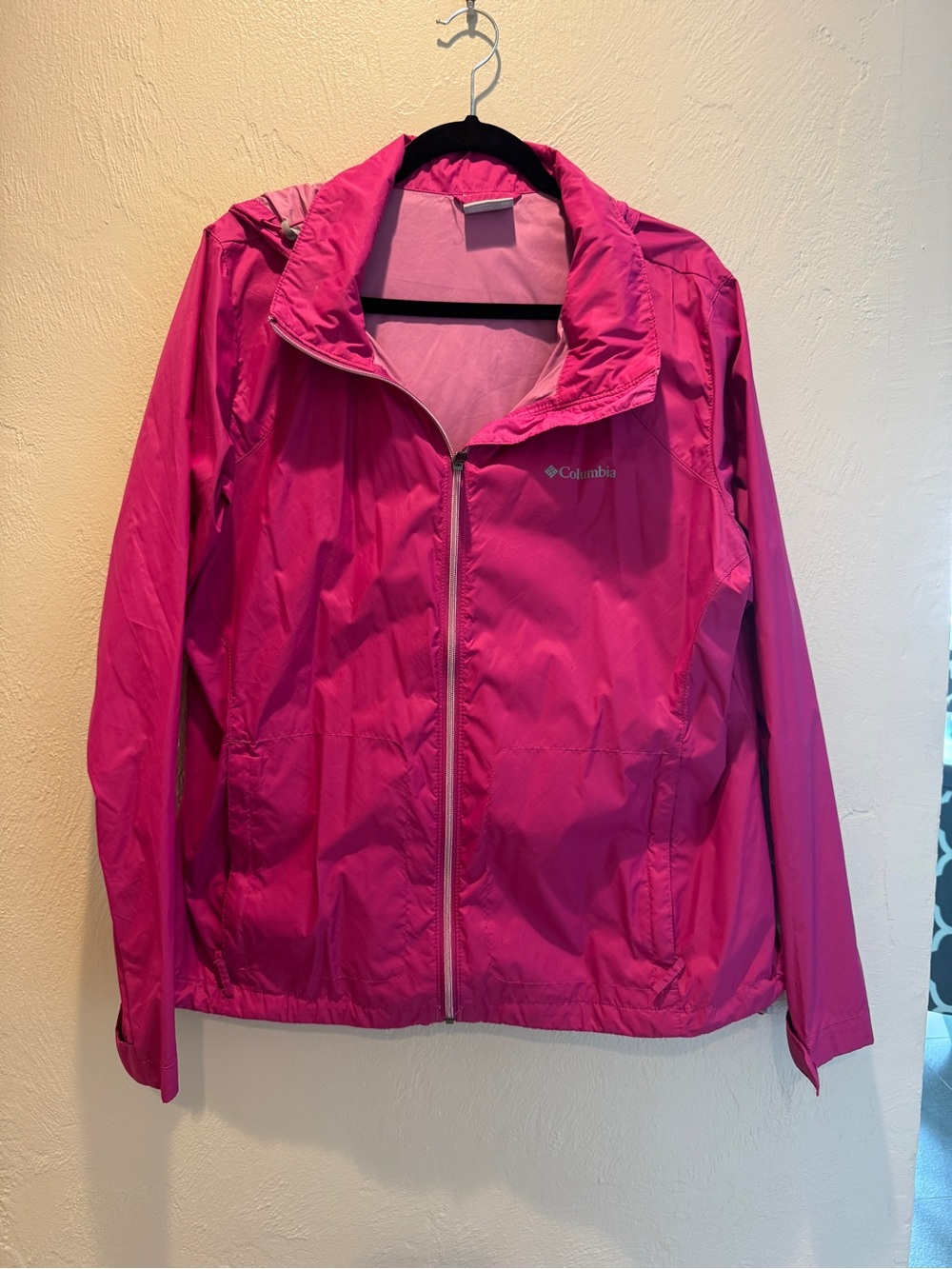Columbia Women’s Pink Lightweight Windbreaker Jacket